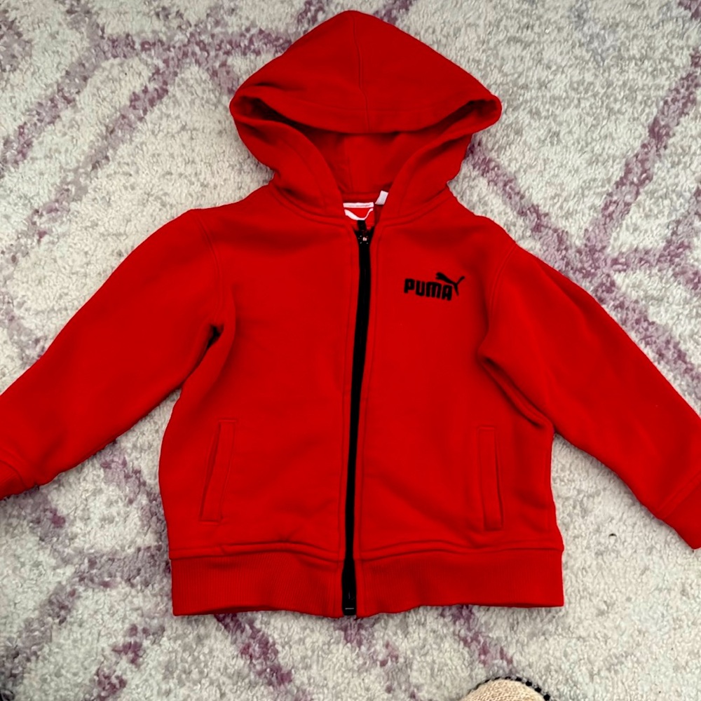 🧶✨ Puma Zipper Hoodie Sweater – Size 2T– Excellent Condition! ✨🧶